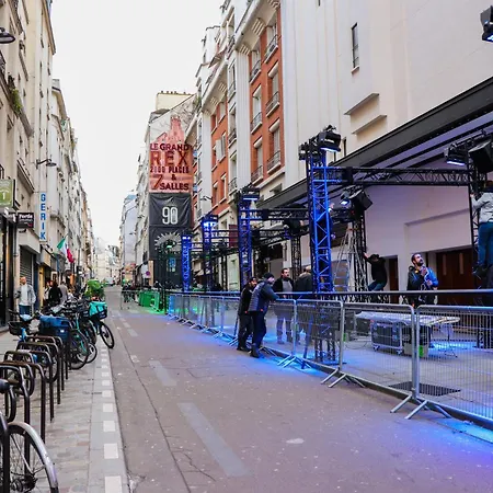 Spacieux En Plein Coeur De Parigi